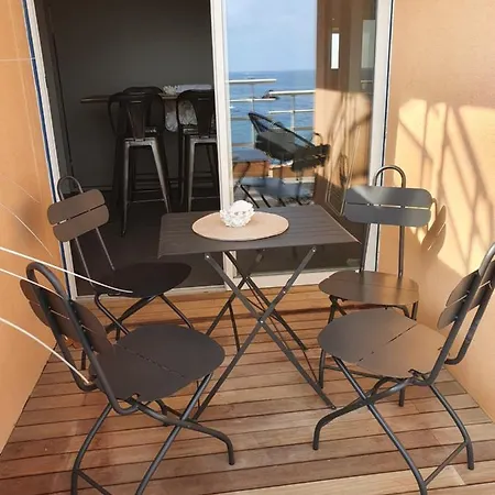 Un Blacon Sur La Apartment